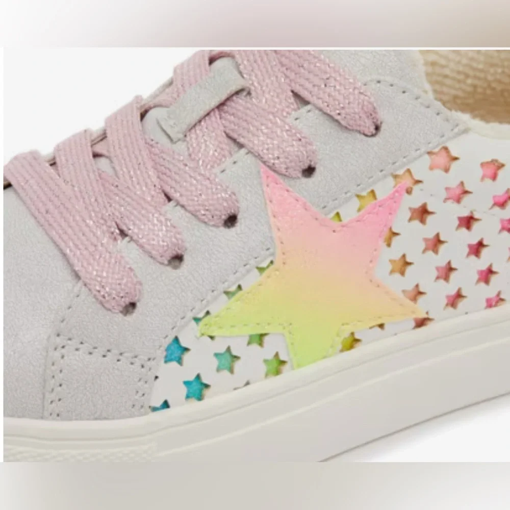 ⭐️🆕Steve Madden Girls Colorful and Fun Rezume Sneakers, 4⭐️